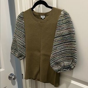 VOY Olive Green Sweater with Multicolor Sleeves